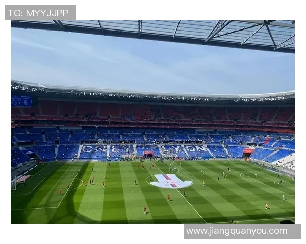 热爱网球的足球巨星们如何在绿茵场外展现他们的运动激情与风采